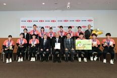 卓球日本代表選手１０名が全農を訪問