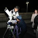冬の星をのぞいてごらん 　那須塩原・西那須野図書館で観望会　親子ら40…