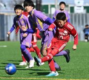 県Ｕ－１２サッカー第２日　前回覇者が敗退　降雪の影響で順延も