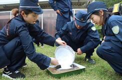 警察学校生の日常を垣間見る