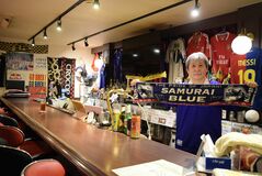見逃せない戦いが街なかで　「日本応援」スポットを探訪　W杯サッカー