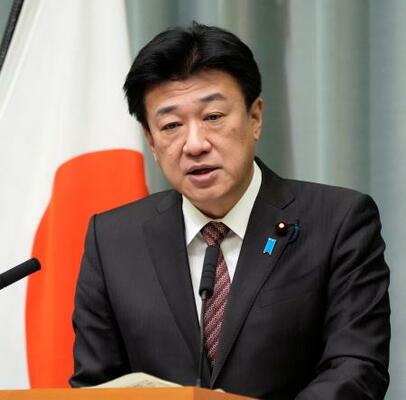 記者会見する木原官房長官=8日午前、首相官邸
