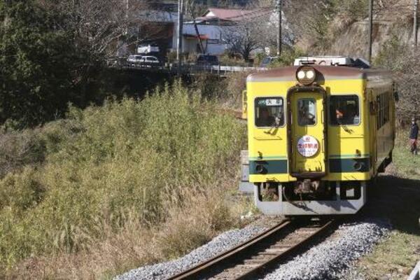 いすみ鉄道の車両=2023年12月、千葉県大多喜町