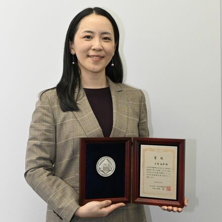 宇都宮出身の片岡さん、日本学術振興会賞 受賞　翻訳文化研究の新局面開く　「文化の架け橋のような人材に」