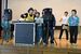 音楽に合わせて体を動かす生徒たち＝20日午後、富屋特別支援学校