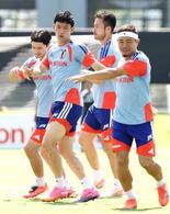 遠藤、スパイク着用で練習参加