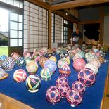 手まり千点、さくらの古民家彩る　瀧澤家住宅鐵竹堂で作品展　21日まで