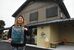 改修した店舗の前でソマフェスをＰＲする寺方のぞみさん