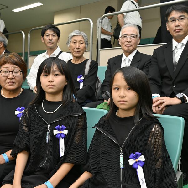 惨禍”の記憶、後世に「伝えたい」 全国戦没者追悼式に本県遺族45人参列