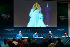 口パク疑惑、肯定も否定もせず