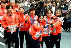 「りくりゅう」らパレード