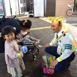 栃木のイオンで街頭広報　交通事故防止へ「交通天使」もバージョンアップ