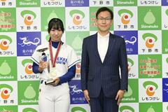 全国女子野球Ｖ 工藤さん市長表敬
