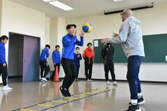 プログラム開発目指す