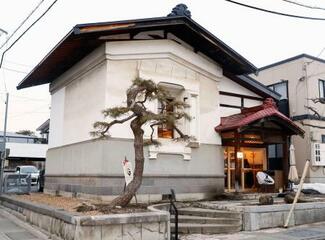弘前に移住、築１００年の蔵をカフェに