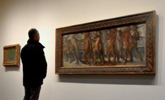 　久留米市美術館に展示されている青木繁の代表作「海の幸」＝３月、福岡県久留米市