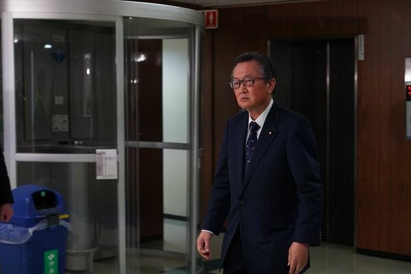 自民党政治刷新本部に臨む船田氏＝23日午後、東京・永田町の党本部