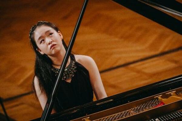 3次予選で演奏するリュー・テェンヤオ=2025年10月16日、ワルシャワ((C)K.Szlezak/NIFC)