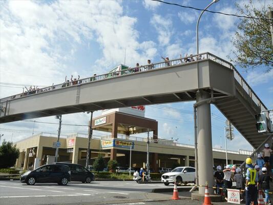 補修され再開通した「御幸が原小学校前歩道橋」