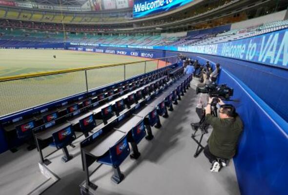 バンテリンドームナゴヤに新設されたテラス型観客席「ホームランウイング」=24日