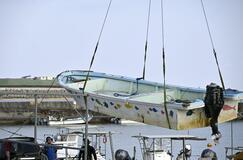 船2隻転覆 2人死亡