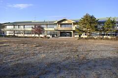 小学校跡活用 空飛ぶ車事業