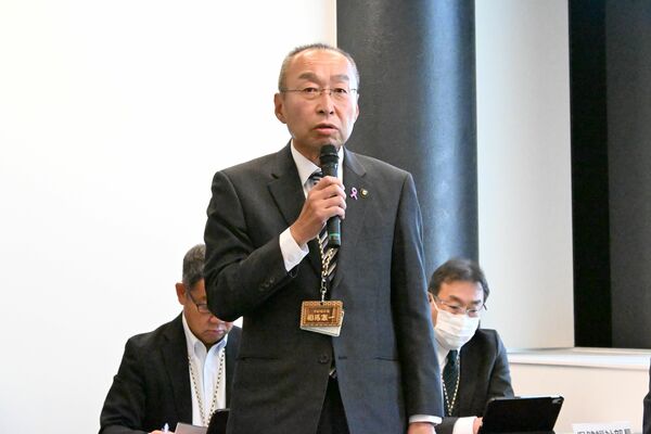 再選を目指して立候補を正式に表明する相馬氏＝14日午後、大田原市役所