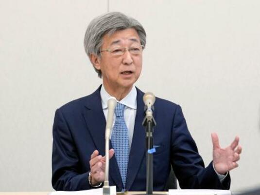 　グループ設立で記者会見する自民党の石井準一参院幹事長＝１５日午後、国会