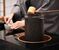 茶席で使われる若林さん製作の天命釜（若林さん提供）