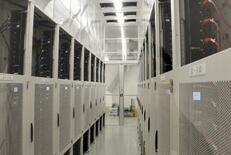 政府クラウド、国産初稼働