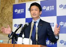 「批判聞くが、結論出す」