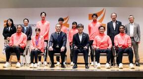 陸上日本代表らが表敬訪問
