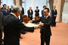 物品や現金寄付 福田知事感謝状