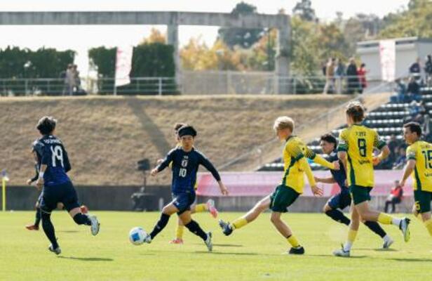 　福島県のＪヴィレッジで行われた「東京デフリンピック」サッカー男子の日本―オーストラリア戦＝１４日