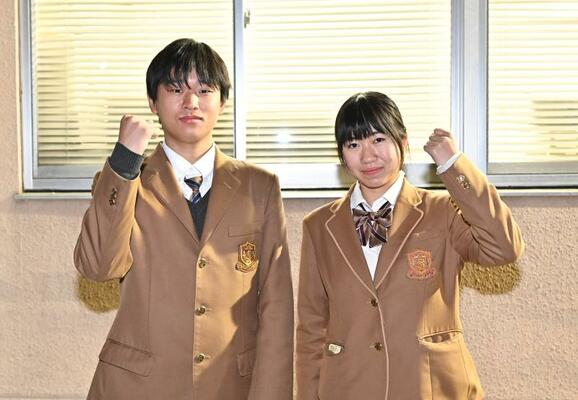 アジア大会に出場する荒川さん（右）と大日方さん