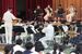 県警音楽隊と生徒がコラボする場面もあった