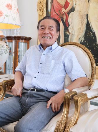 　自身の半生を語る小西史彦さん＝２０２５年７月、マレーシア北部ペナン島（共同）