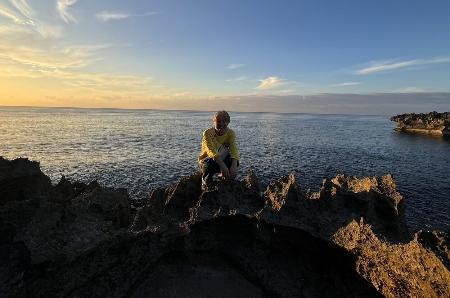 　講演で訪れた離島での清田隆之さん（筆者提供）