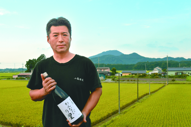 一人で酒蔵を切り盛りする6代目小嶋さん