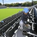 「高級感」ある黒一色の観客席、ピッチの緑に映え 栃木県グリーンスタジアムで改修着々