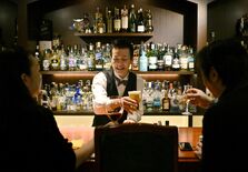 人をつなぐ“明かり”に　那須塩原のバーテンダー　語り合い、幸せなひととき