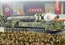 北朝鮮、数万人の軍事パレードか