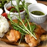 ジューシーな鶏ももを3種のソースで チキン チキン チキン CHAD’S KITCHEN(大田原)