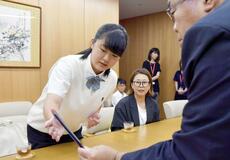 佐野さん、真岡市長表敬