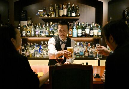 人をつなぐ“明かり”に　那須塩原のバーテンダー　語り合い、幸せなひととき