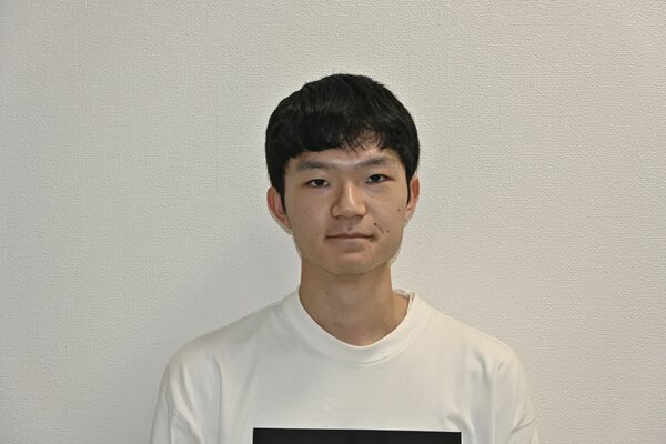 初優勝した阿久津颯人五段