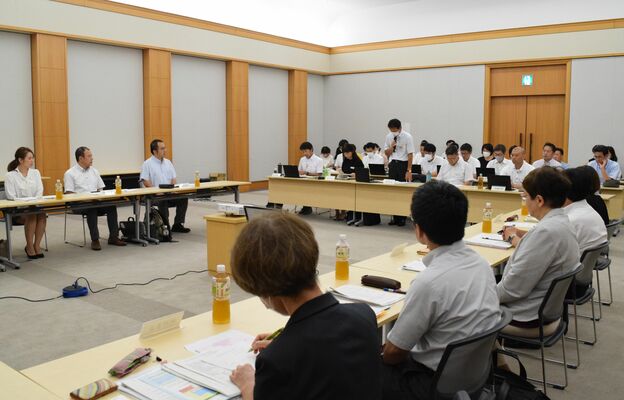 特別支援教育の在り方を議論する検討会の初回会合＝28日午後、県庁