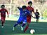 矢板ＳＣ　Ａ－ユニオンＳＣ　Ｕ－14準決勝　後半、ユニオンのＭＦ今井（中央）がドリブルで攻め込む＝宇都宮市のウイングス大谷フィールド