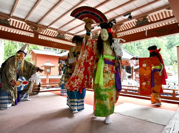 奉納された南部神楽