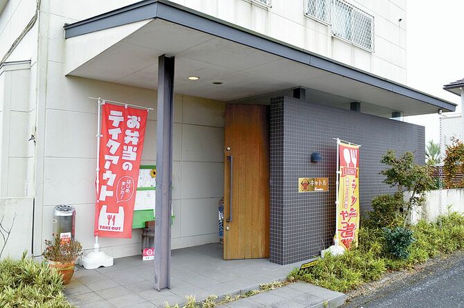 お弁当のテークアウトも人気